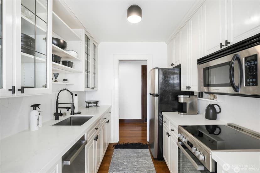 Property photo for 301 N Tacoma Avenue #403, Tacoma photo 6