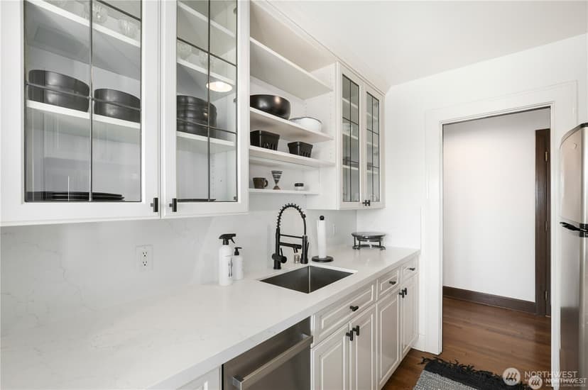 Property photo for 301 N Tacoma Avenue #403, Tacoma photo 9