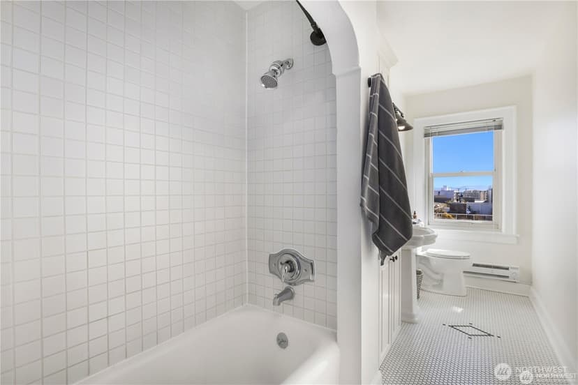 Property photo for 301 N Tacoma Avenue #403, Tacoma photo 20