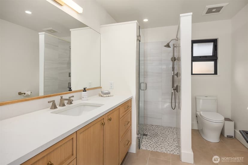 Property photo for 7315 51st Avenue NE, Seattle photo 11