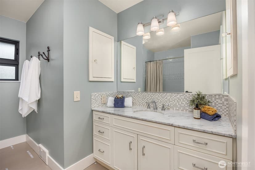 Property photo for 7315 51st Avenue NE, Seattle photo 15