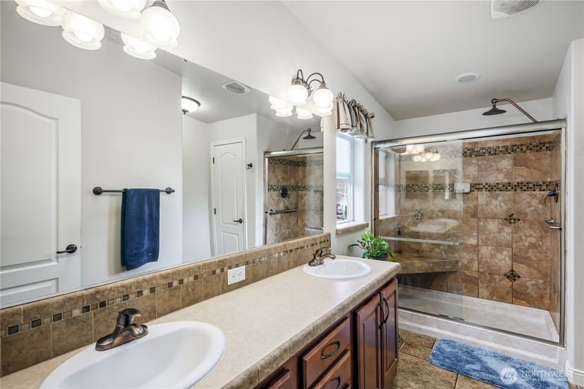 Property photo for 815 124th Street SW, Everett photo 17