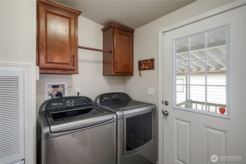 Property photo for 815 124th Street SW, Everett photo 22