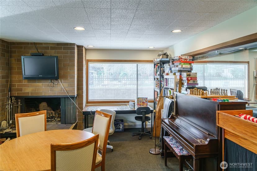 Property photo for 815 124th Street SW, Everett photo 33