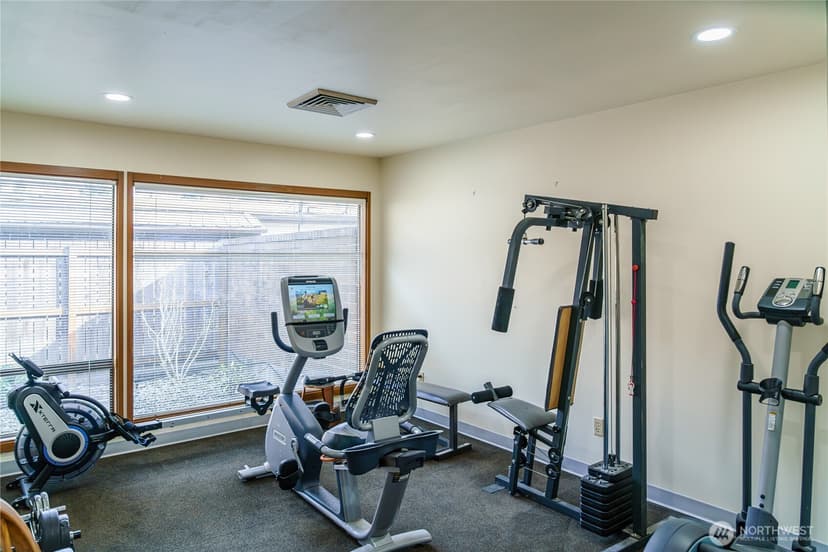 Property photo for 815 124th Street SW, Everett photo 37