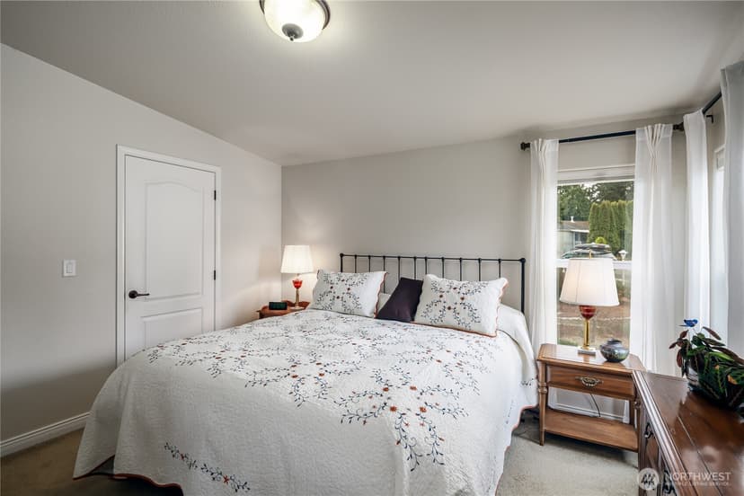 Property photo for 815 124th Street SW, Everett photo 16