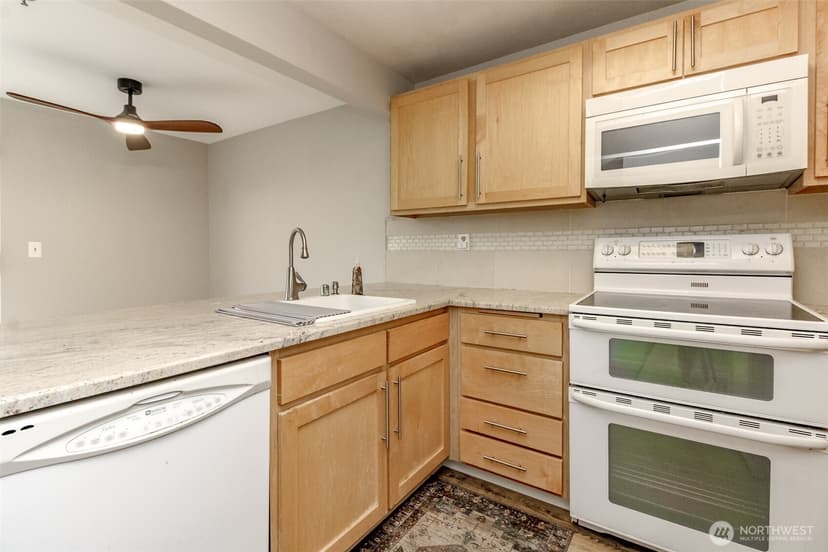 Property photo for 28606 16th Avenue S #303, Federal Way photo 10