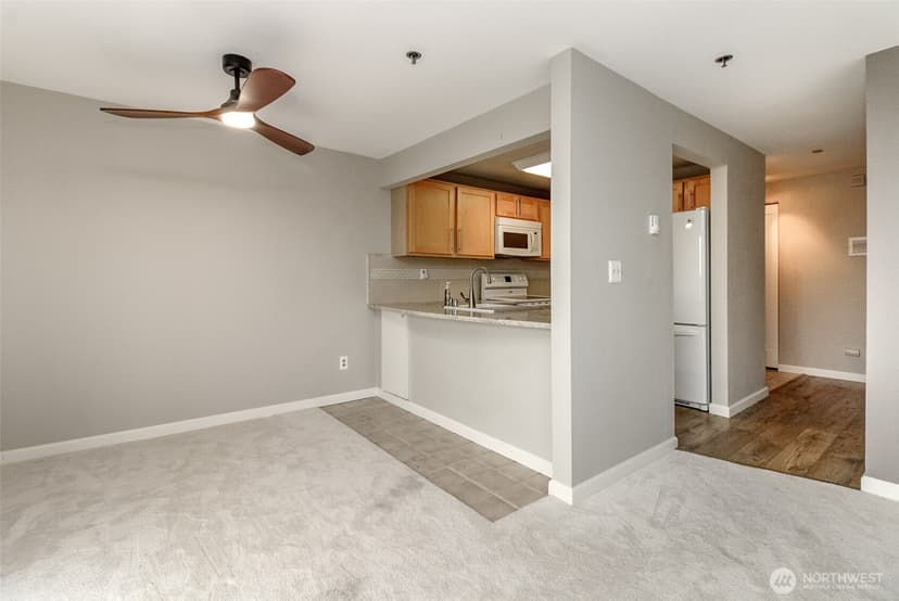 Property photo for 28606 16th Avenue S #303, Federal Way photo 6