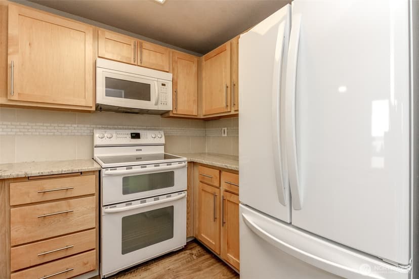 Property photo for 28606 16th Avenue S #303, Federal Way photo 11