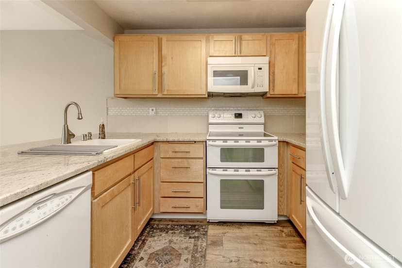 Property photo for 28606 16th Avenue S #303, Federal Way photo 9