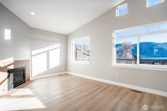 Property photo for 744 Wapato Way ##B, Manson photo 4