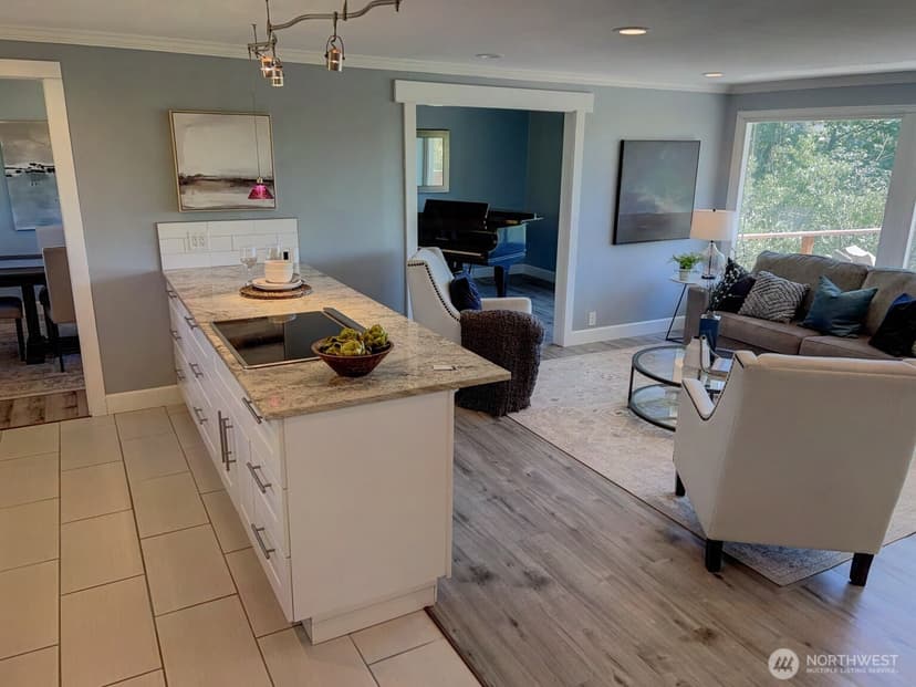 Property photo for 21010 9th Avenue S, Des Moines photo 11
