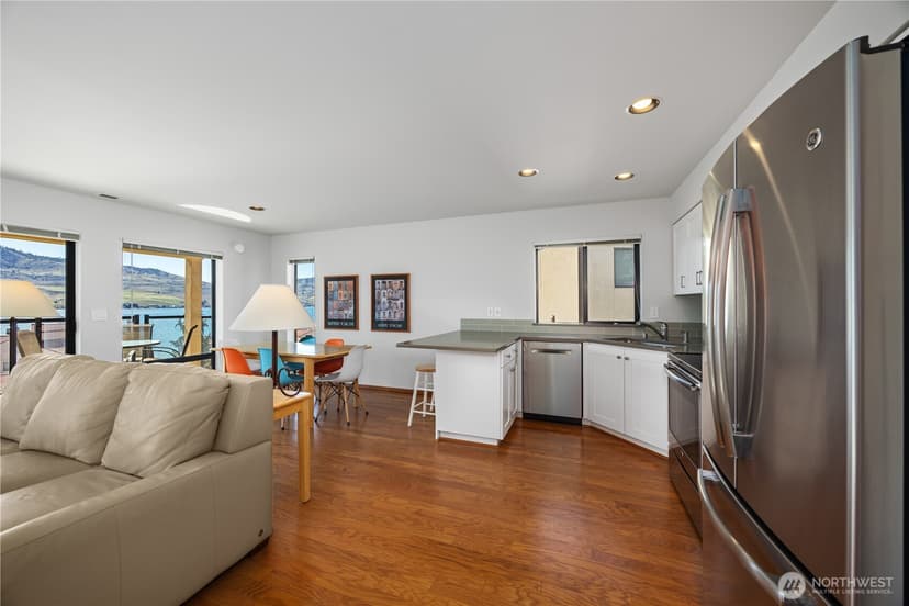 Property photo for 100 Lake Chelan Shores Drive #18-8, Chelan photo 15