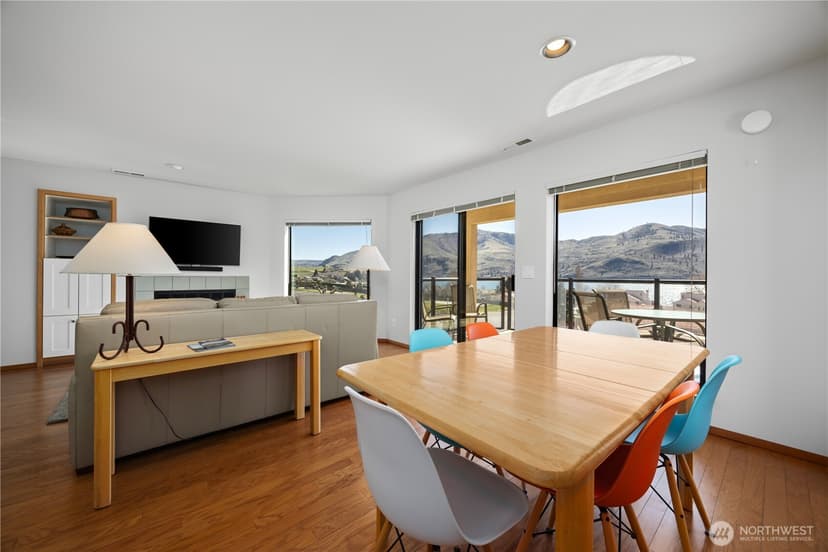 Property photo for 100 Lake Chelan Shores Drive #18-8, Chelan photo 17