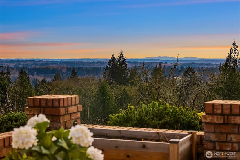 Property photo for 17620 SE 106th Street, Renton photo 4