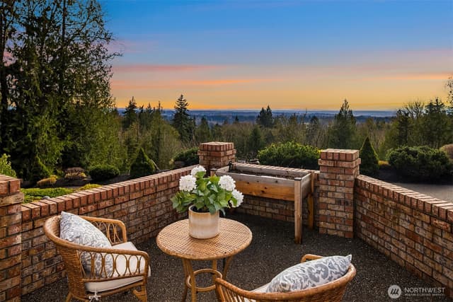 Property photo for 17620 SE 106th Street, Renton photo 3