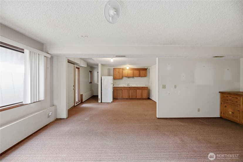 Property photo for 18510 66th Avenue NE, Kenmore photo 34