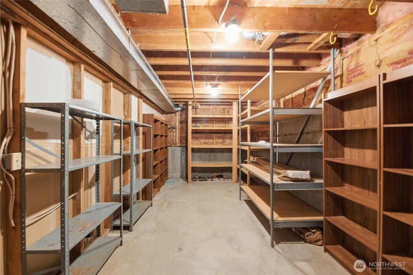 Property photo for 18510 66th Avenue NE, Kenmore photo 36