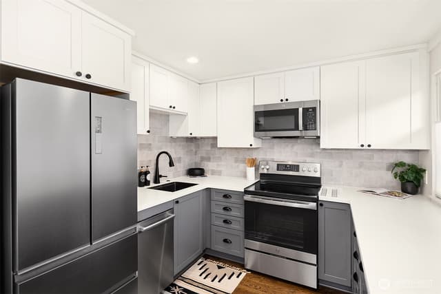 Property photo for 4243 Palatine Avenue N, Seattle photo 4