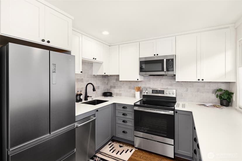 Property photo for 4243 Palatine Avenue N, Seattle photo 4