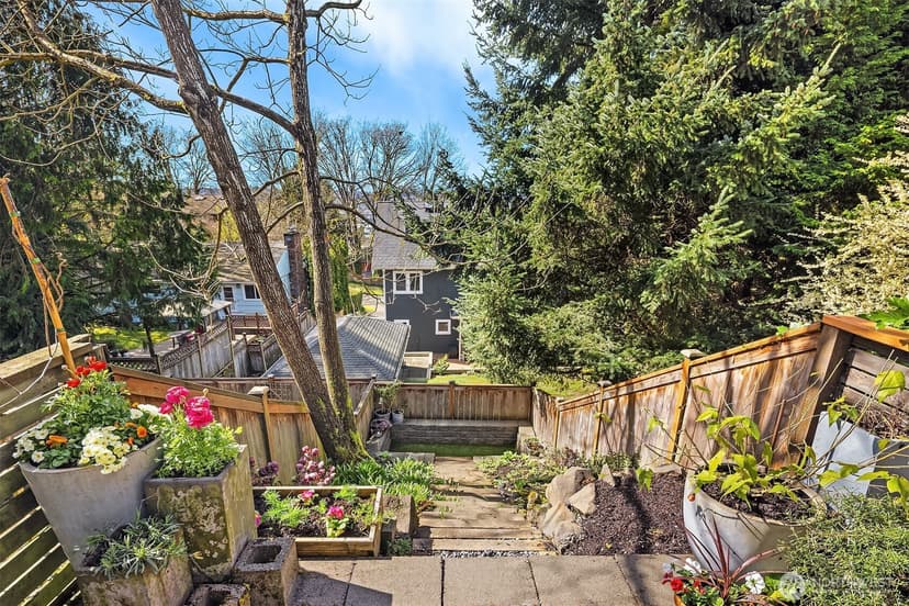 Property photo for 4243 Palatine Avenue N, Seattle photo 24