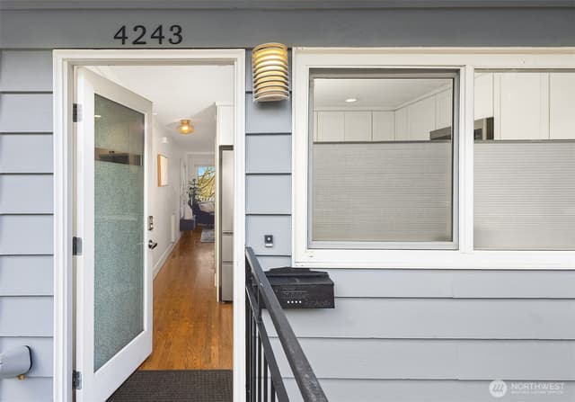 Property photo for 4243 Palatine Avenue N, Seattle