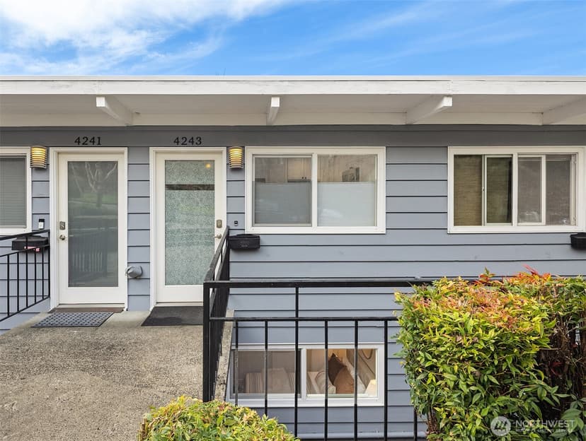 Property photo for 4243 Palatine Avenue N, Seattle photo 27