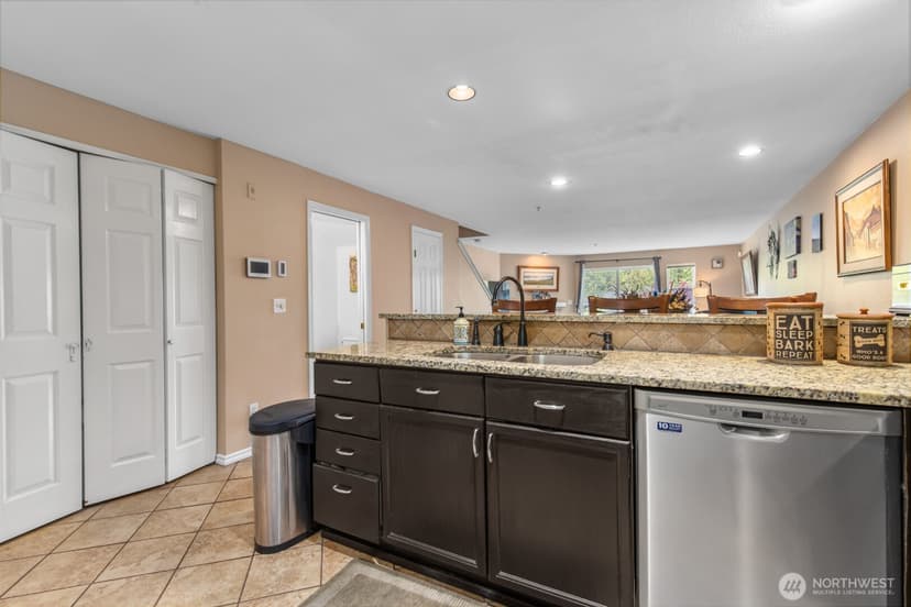 Property photo for 15809 Waynita Way NE #G204, Bothell photo 8