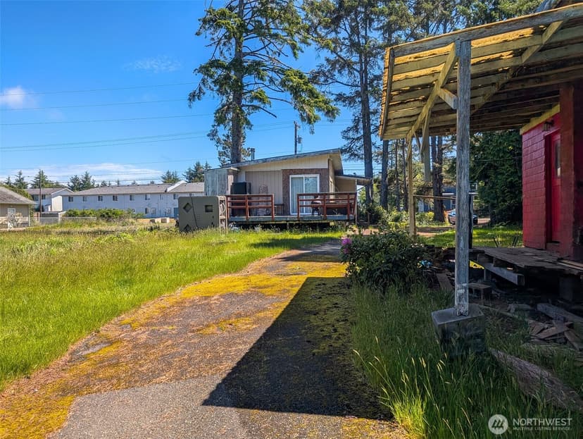 Property photo for 581 Dolphin Avenue NE, Ocean Shores photo 17