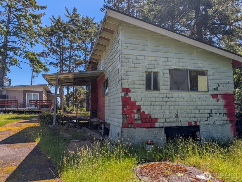 Property photo for 581 Dolphin Avenue NE, Ocean Shores photo 16