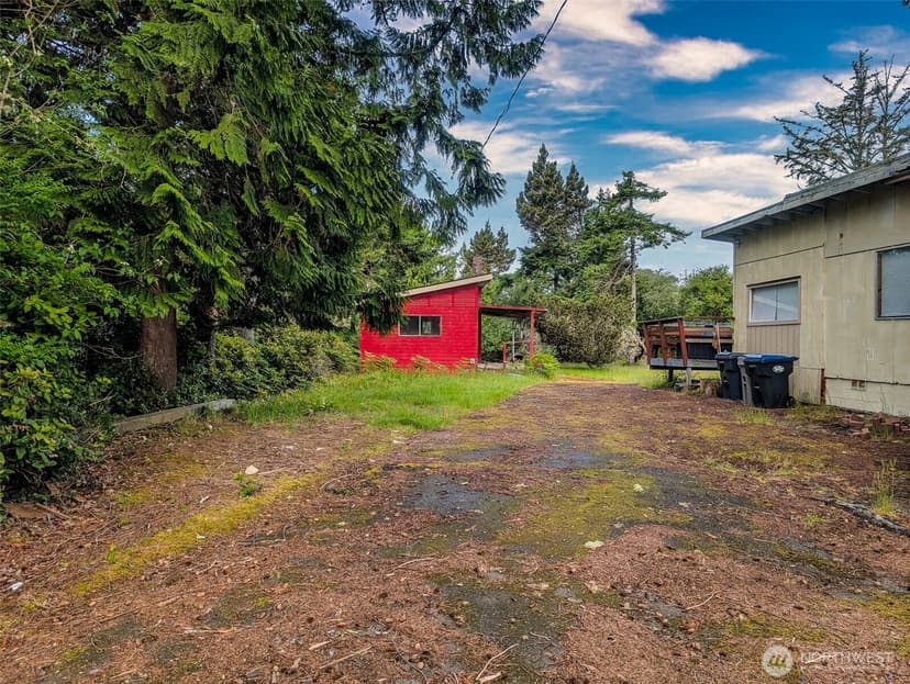Property photo for 581 Dolphin Avenue NE, Ocean Shores photo 7