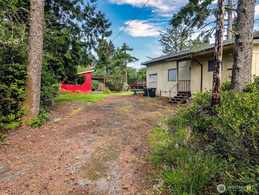 Property photo for 581 Dolphin Avenue NE, Ocean Shores photo 6
