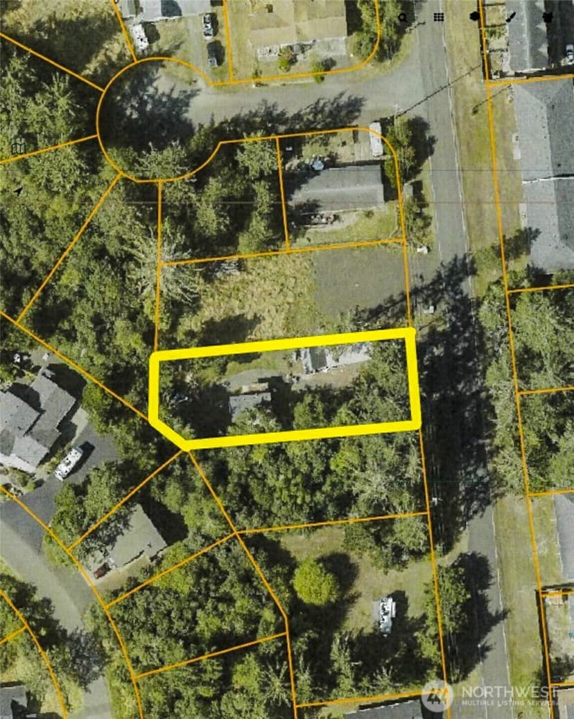 Property photo for 581 Dolphin Avenue NE, Ocean Shores photo 31