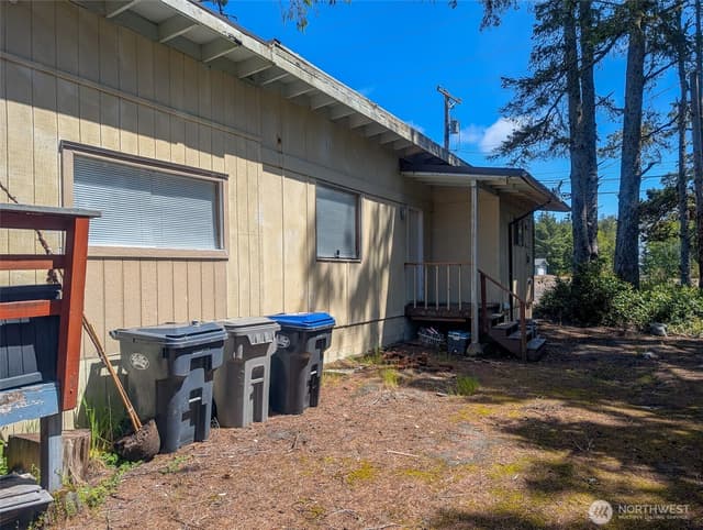 Property photo for 581 Dolphin Avenue NE, Ocean Shores photo 2