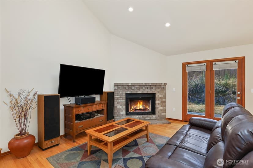 Property photo for 1826 Browns Point Boulevard, Tacoma photo 3