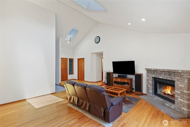 Property photo for 1826 Browns Point Boulevard, Tacoma photo 4