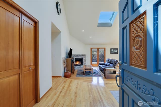 Property photo for 1826 Browns Point Boulevard, Tacoma photo 2