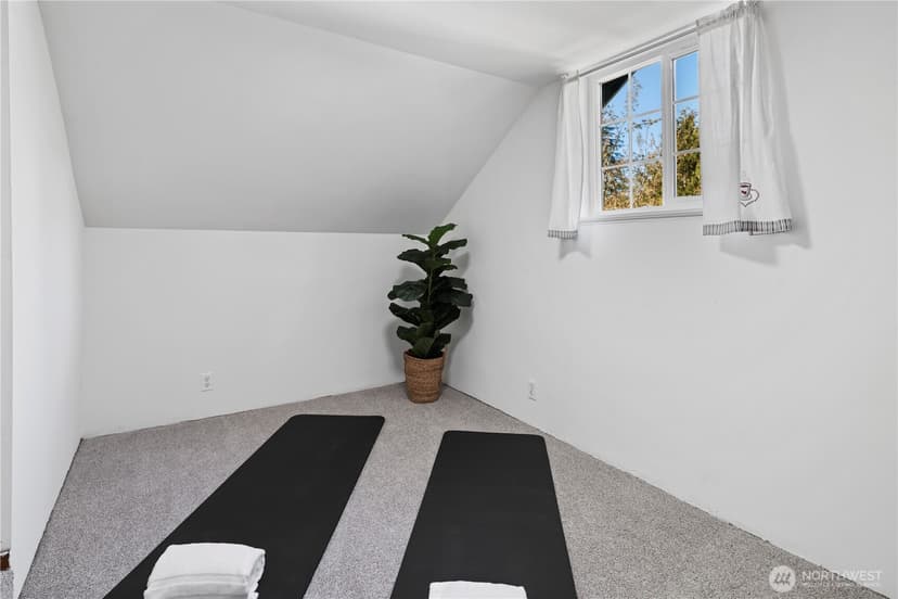 Property photo for 23022 7th Avenue SE, Bothell photo 17