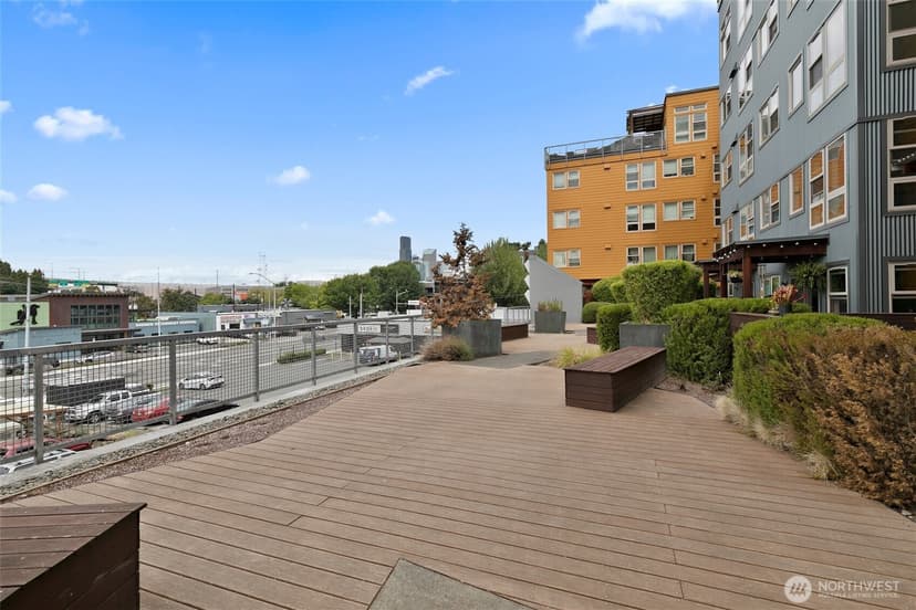 Property photo for 827 Hiawatha Place S #402, Seattle photo 14