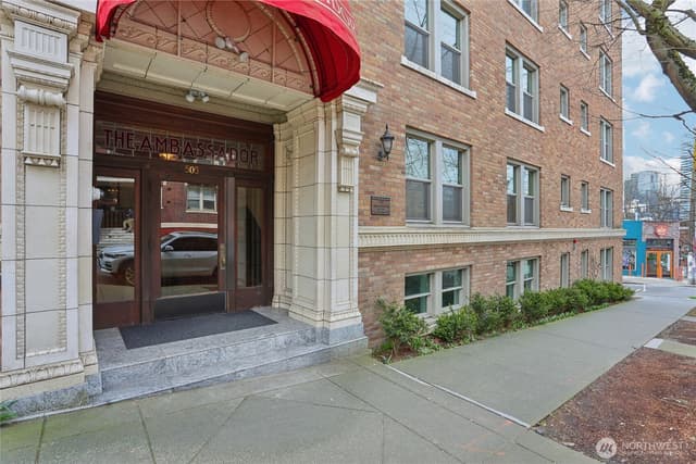 Property photo for 505 E Denny Way #301, Seattle photo 2