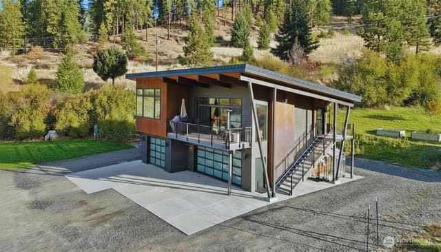 Property photo for 10695 Eagle Creek Road, Leavenworth photo 2