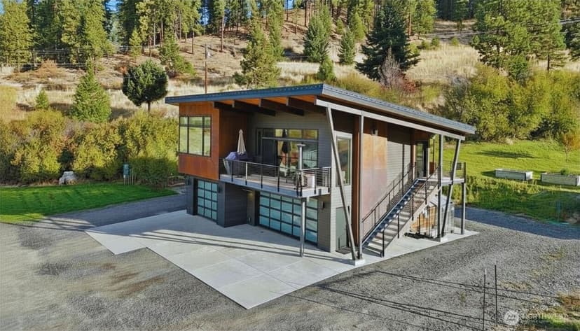 Property photo for 10695 Eagle Creek Road, Leavenworth photo 2
