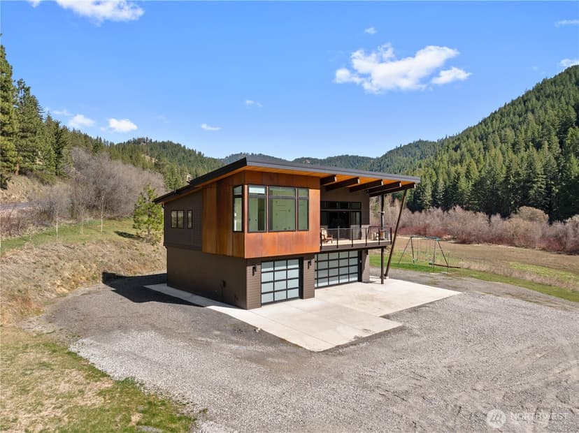 Property photo for 10695 Eagle Creek Road, Leavenworth photo 3