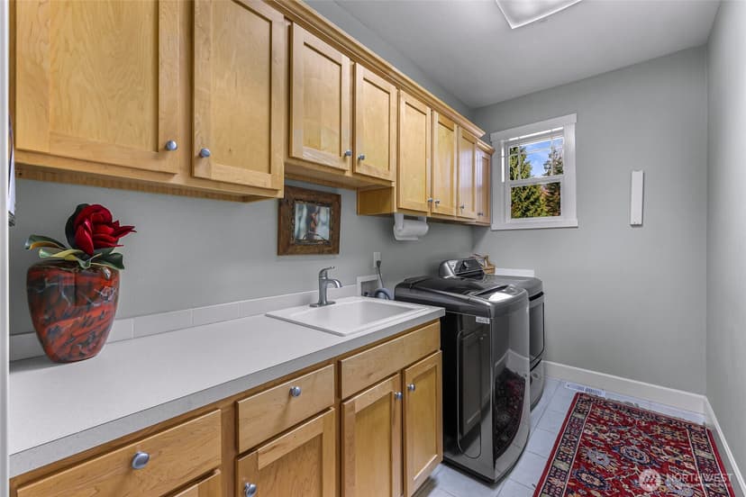 Property photo for 18210 218th Avenue NE, Woodinville photo 31