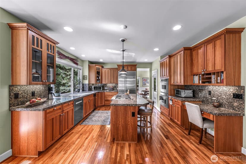 Property photo for 18210 218th Avenue NE, Woodinville photo 9