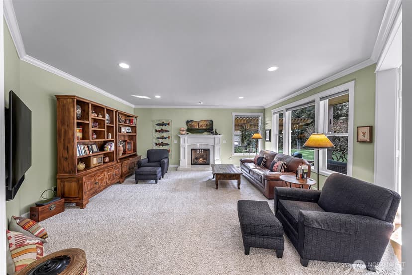 Property photo for 18210 218th Avenue NE, Woodinville photo 11