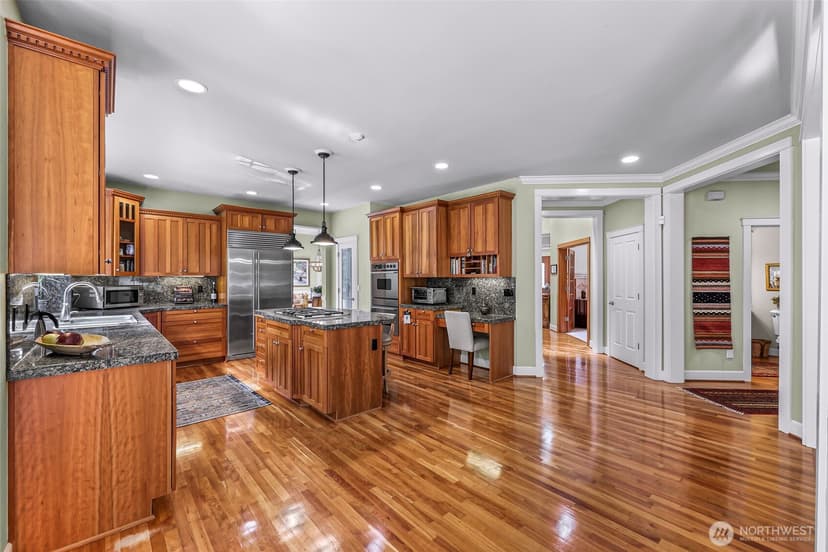Property photo for 18210 218th Avenue NE, Woodinville photo 8