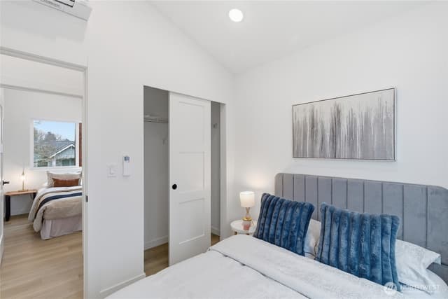 Property photo for 809 S Sullivan Street #B, Seattle photo 5