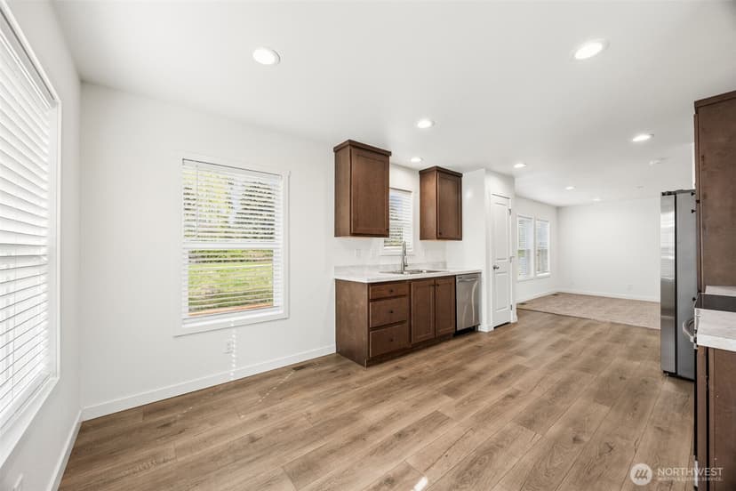 Property photo for 11510 E Riverside Drive #27, Bothell photo 10