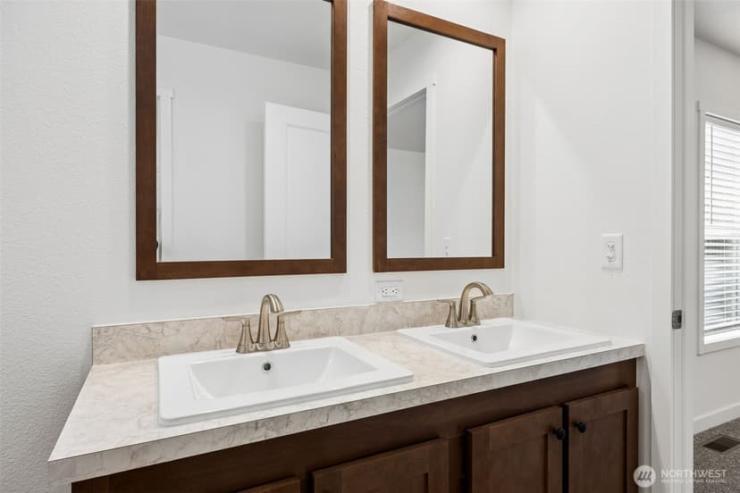 Property photo for 11510 E Riverside Drive #27, Bothell photo 16